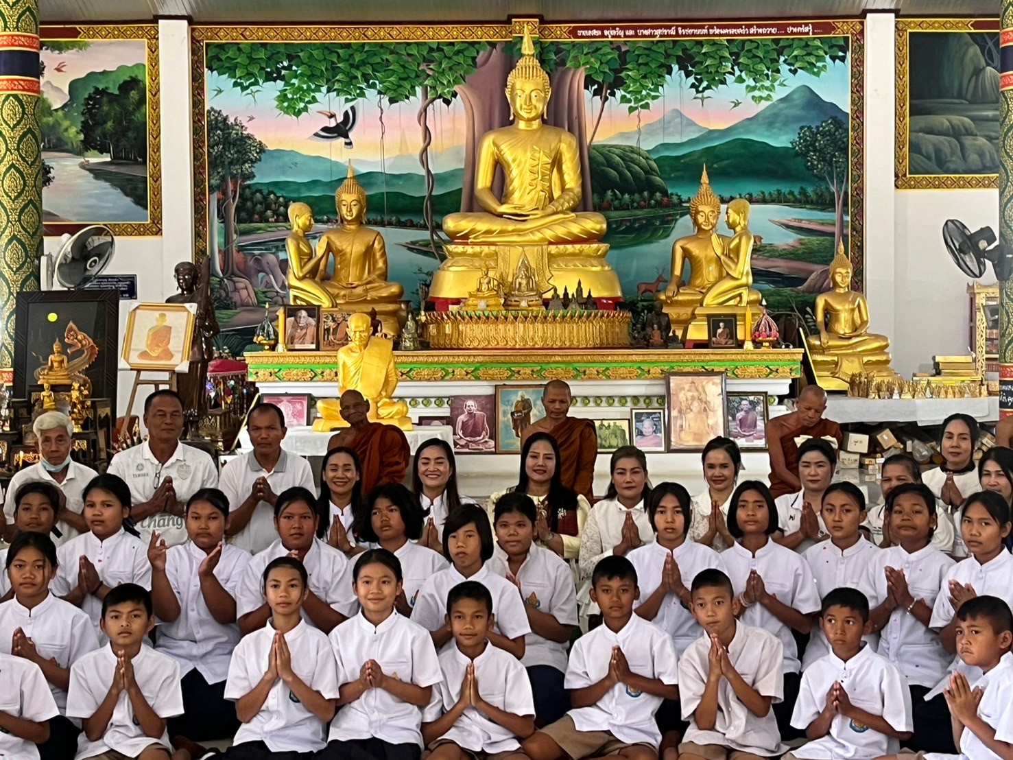 ทำบุญไหว้พระ เวียนเทียนในสัปดาห์ส่่งเสริมพระพุทธศาสนาวันมาฆบูชา ประจำปี 2568